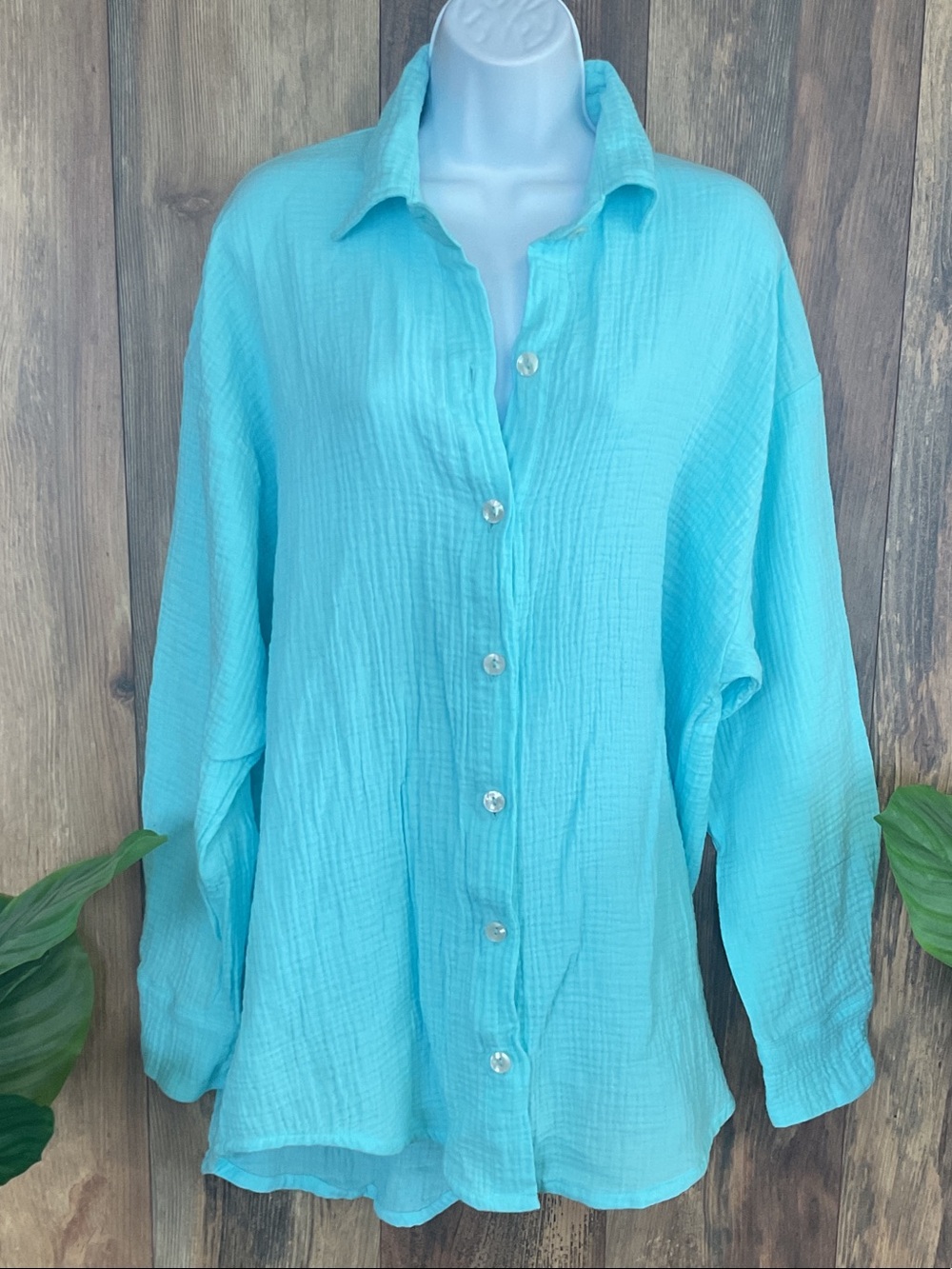 Vitamin A Lightweight Oversized Cotton Textured Button-Down Shirt M 925A